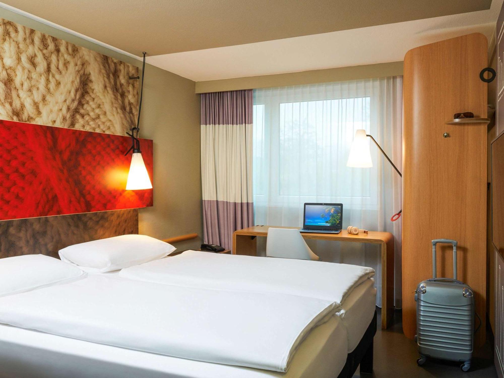Ibis West Hotel Curych